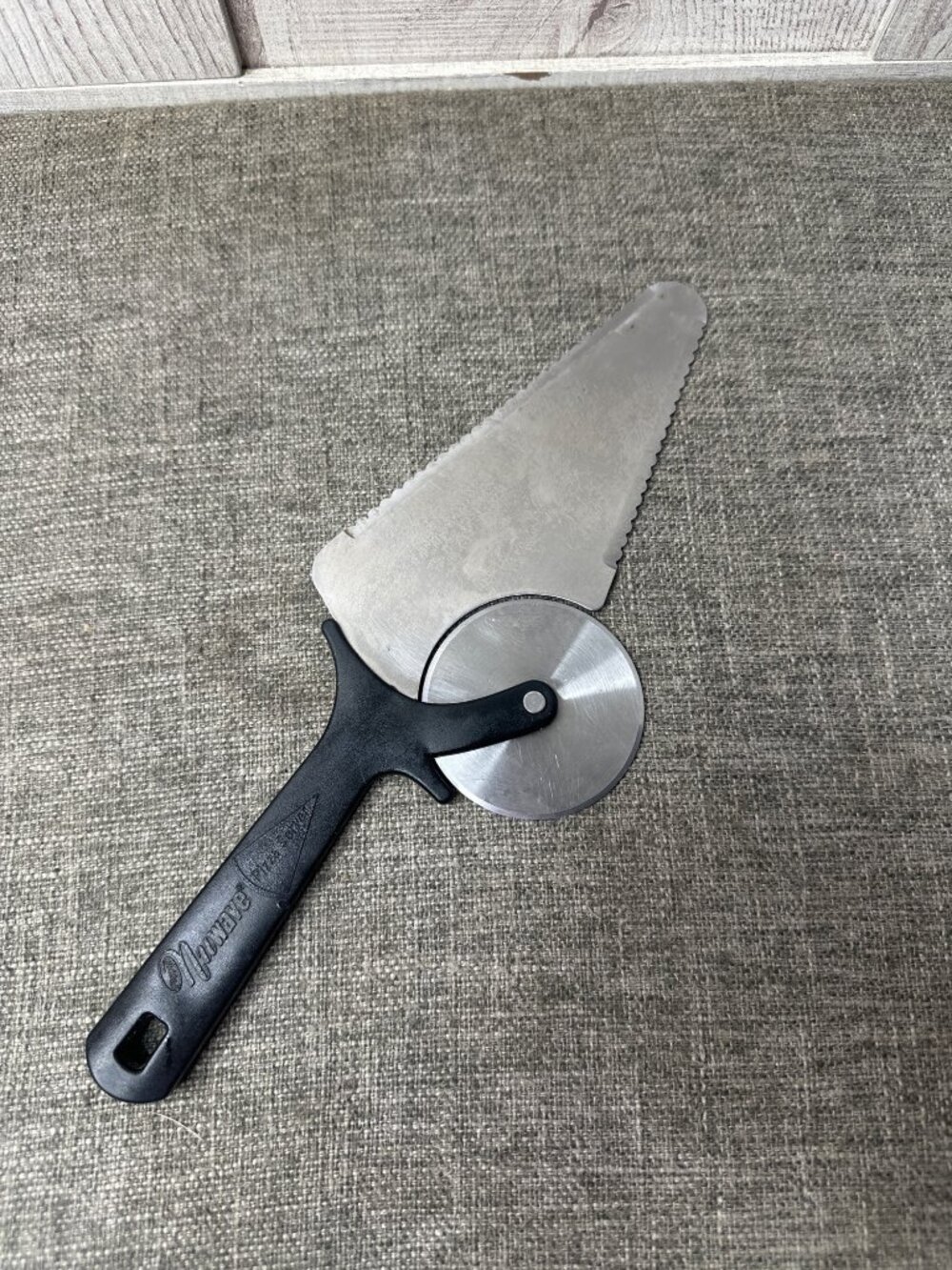 NuWave Kitchen Pizza Server & Cutter w/ Serrated Edge Stainless Steel Blades